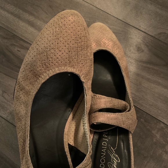 Donald J pliner Italian small heal soft leather shoes size 8 - Picture 5 of 13